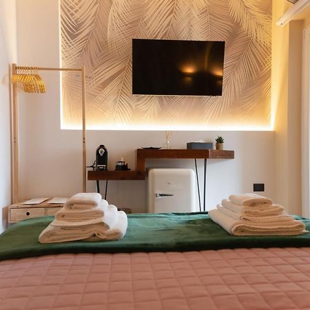 5 Sensi - Vasca Idromassaggio, Terrazzo, Fibra Ultraveloce, Parcheggio Coperto Su Richiesta Hotel Cosenza Buitenkant foto